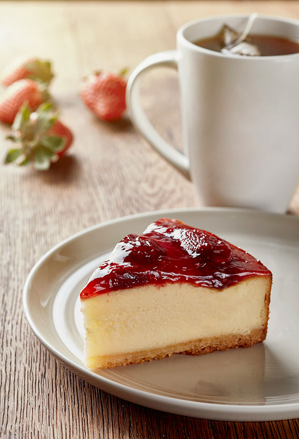 Read more about the article Vegan Strawberry Pineapple Cheesecake