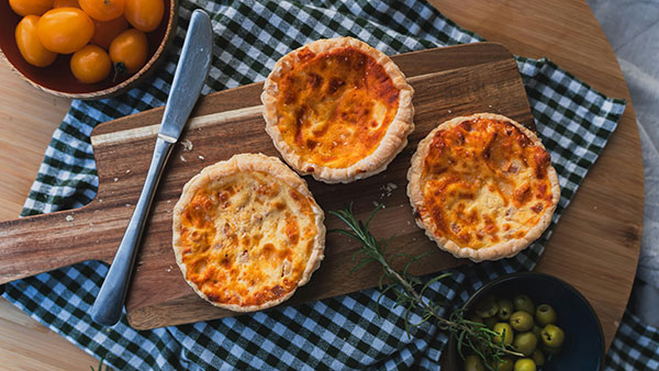 Read more about the article Mushroom and Pepper Mini Quiches (eggless)